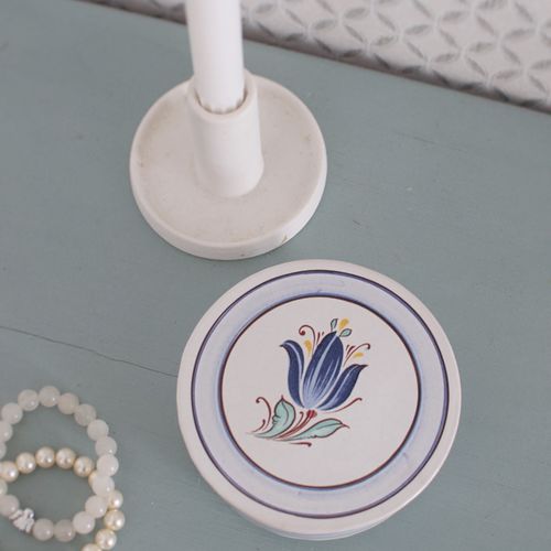 Biela keramická dóza