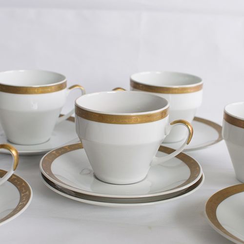 Porcelánová sada so zlatým okrajom