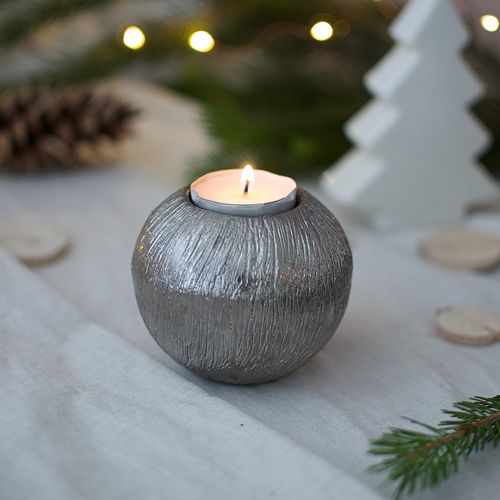 Kovový svietnik malý